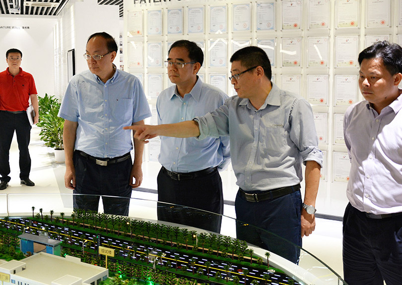 领导来访： 2018.10东莞市委书记梁维东狗万官网调研